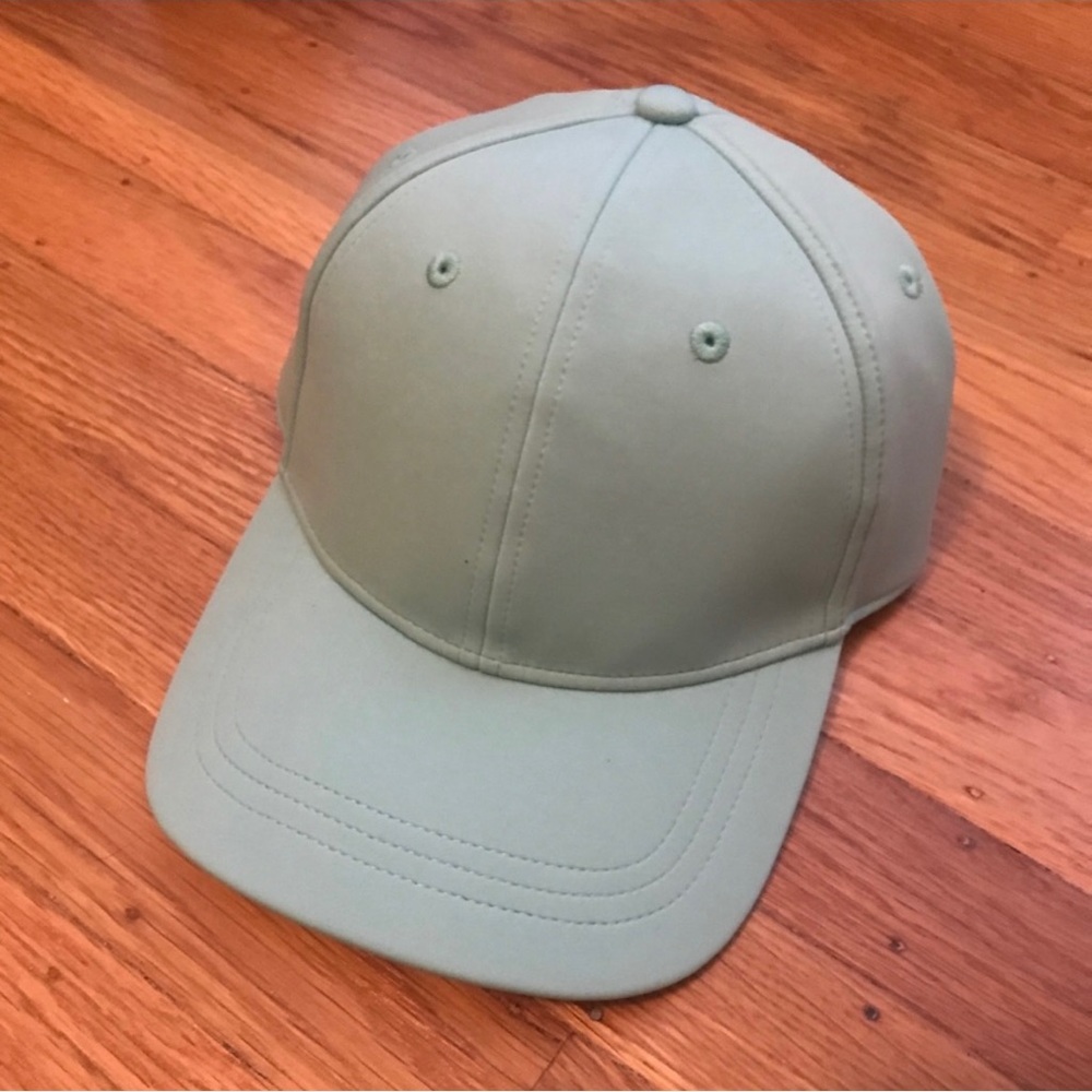 Mint Green lululemon Baller Hat: New With Tags!